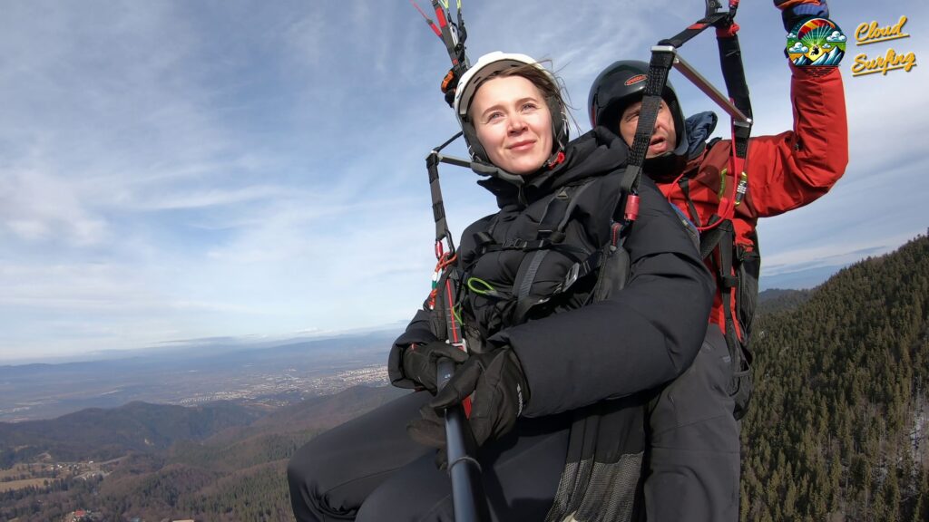 Zbor cu parapanta în tandem din Postavaru - Poiana Brasov - pasager Valentina
